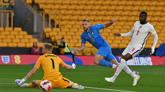 排名争夺激烈！强劲对手相互较量(和强劲的对手争夺的成语)